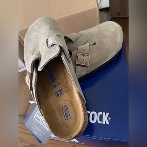 NIB BIRKENSTOCK BOSTON CLOGS IN TAUPE SIZE 41 NARROW FIT